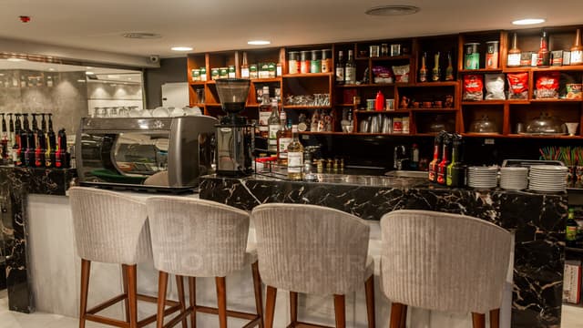 Delmar Cafe & Restaurant  - كافيه ومطعم ديلمار