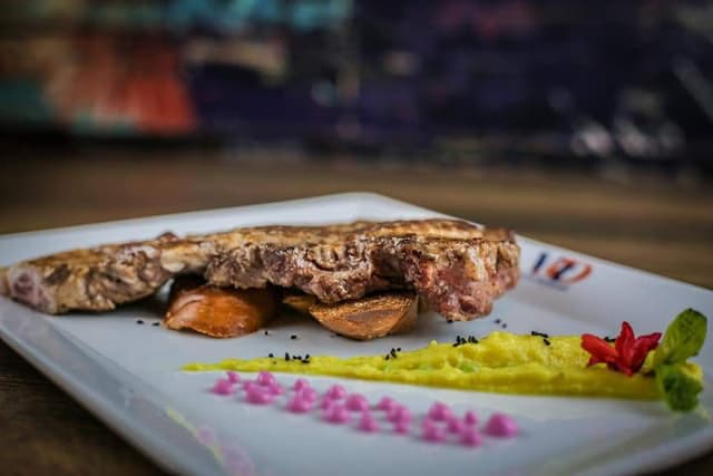 فيتو كافية و مطعم