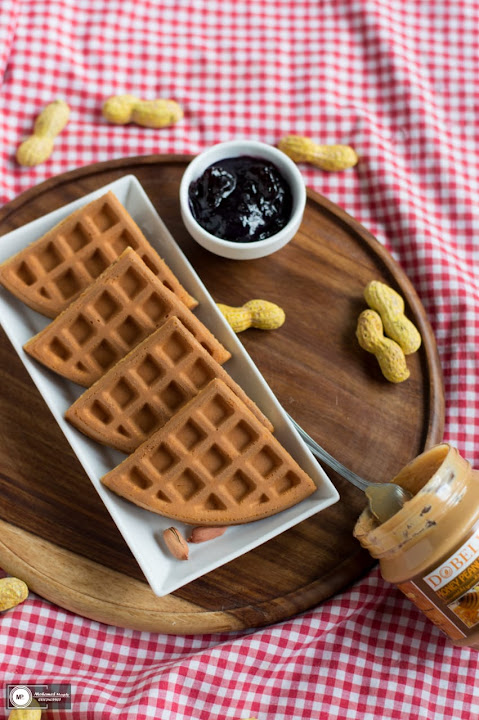 Waffles and mini pancakes lotus and Nutella