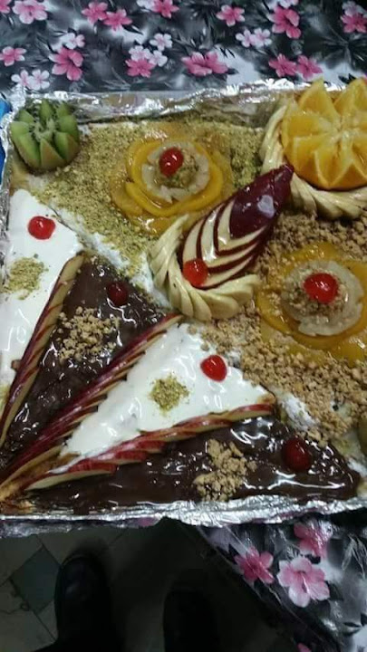 مطعم لت وعجن