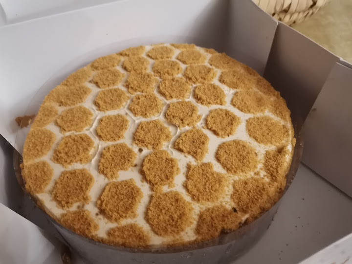 Eliana honey cake