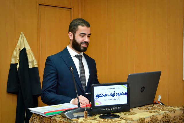 دكتور محمود ثروت المقود | اخصائي عظام ومفاصل ومناظير