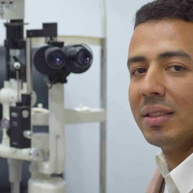 عياده دكتور/ محمد رفعت الغليض لطب و جراحات العيون و الليزر