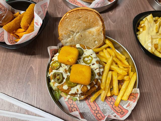 Chicken FiLA Mansoura - تشيكن فيل اي