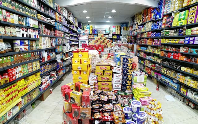 سوق الجمله ماركت العبور