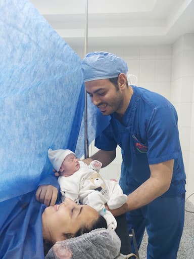 عيادات د.عماد سلامة للحقن المجهرى والولادة