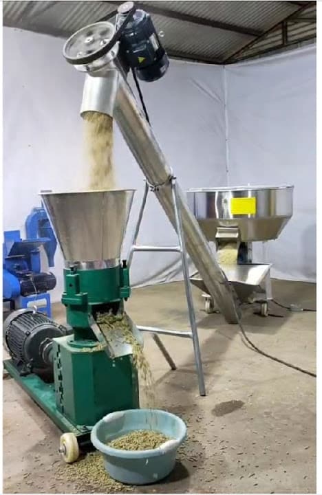 مدرسة اويش الحجر الصناعية بنات