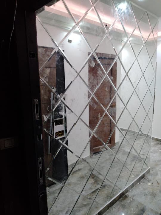 مصطفي محمود لتوريد وتركيب الزجاج ووجهات السيكوريت والفولدينج