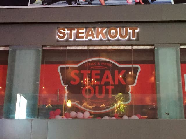 Steak out restaurant - City Square - El Rehab - ستيك أوت
