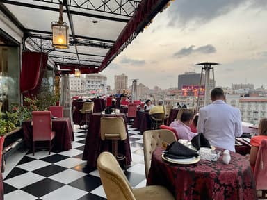 Les Ambassadeurs Restaurant