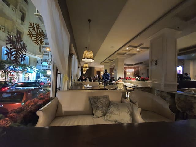 St. Tropez Restaurant