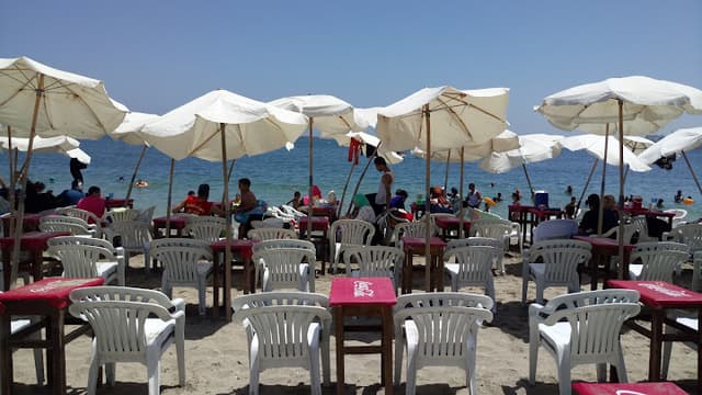 Kadoura restaurant El Mansheya - مطعم قدوره