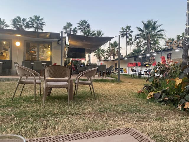 Ward Cafe & Restaurant