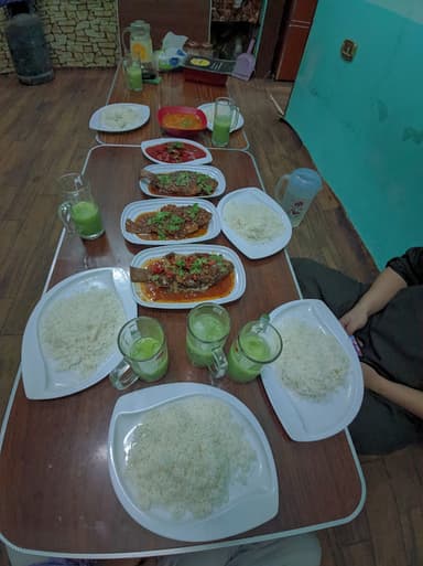 Kedai Nasik krabu Patani ( ข้าวยำปักใต้ปัตตานี )