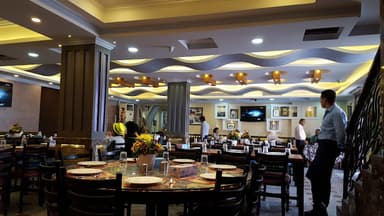 Fares Seafood Restaurant Old Market al-shaba مطعم فارس للماكولات البحرية