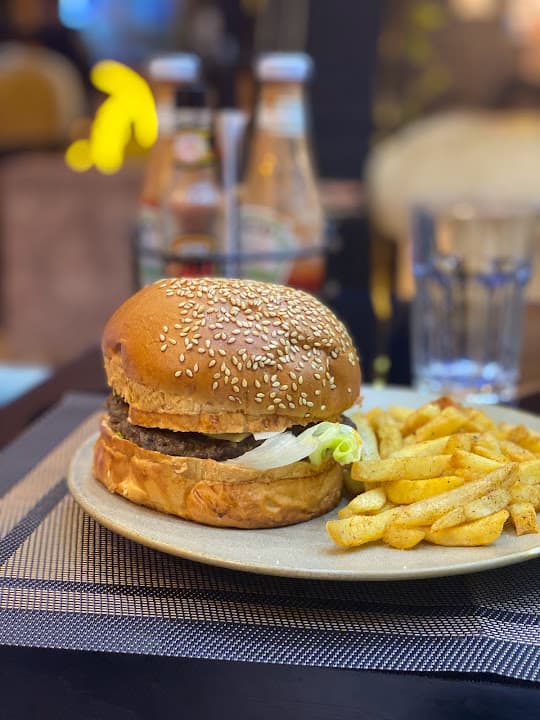 5R Café & Restaurant