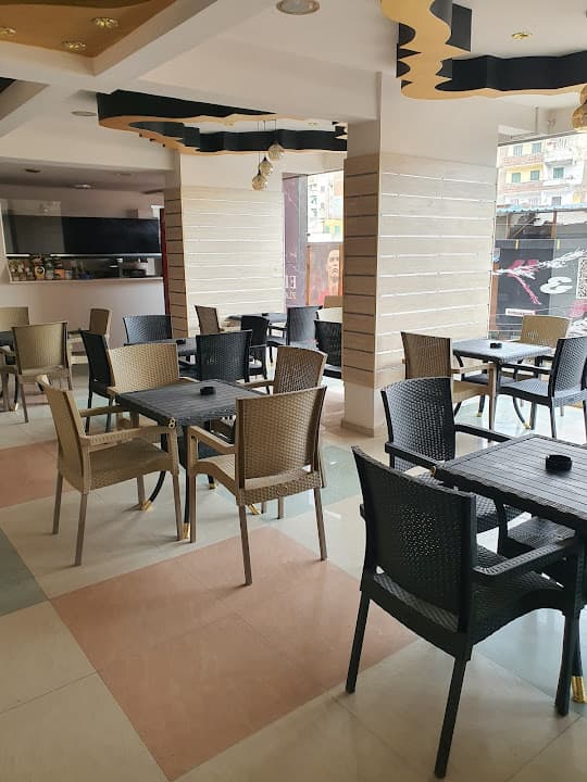 El patròn playstation cafè