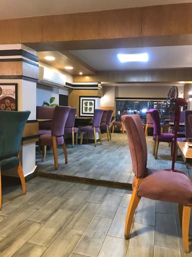 حلواني بلاك فورست فرع محمد نجيب