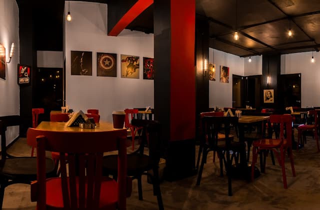 Pause Palystation & coffee bar