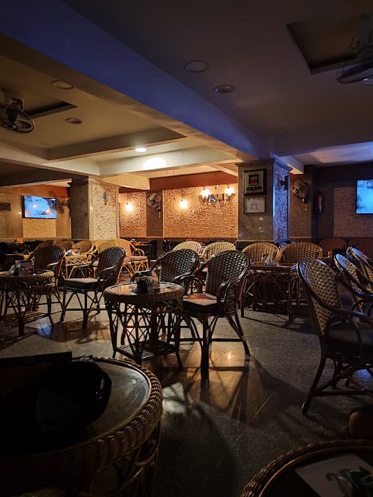 Wally Cafe, Alexandria