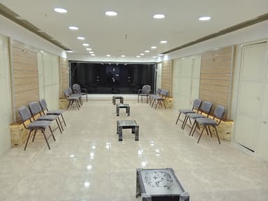 عيادات معموره رويال التخصصيه