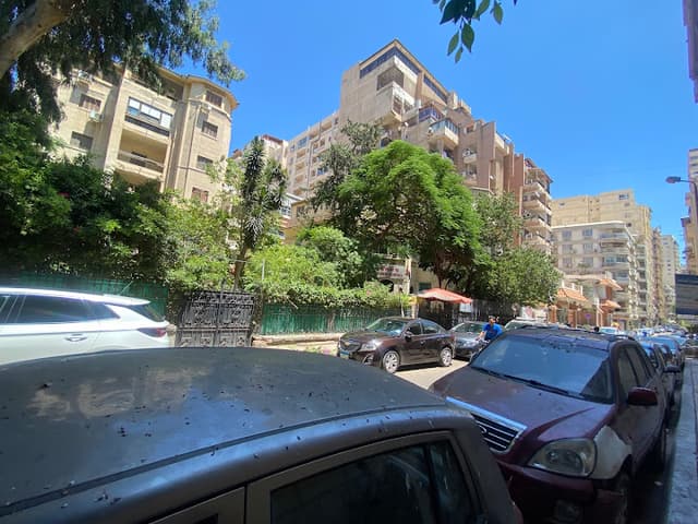 Taymor English school