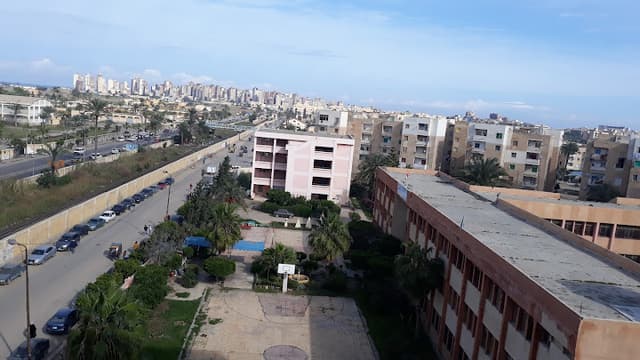 المنتزة الثانوية بنات