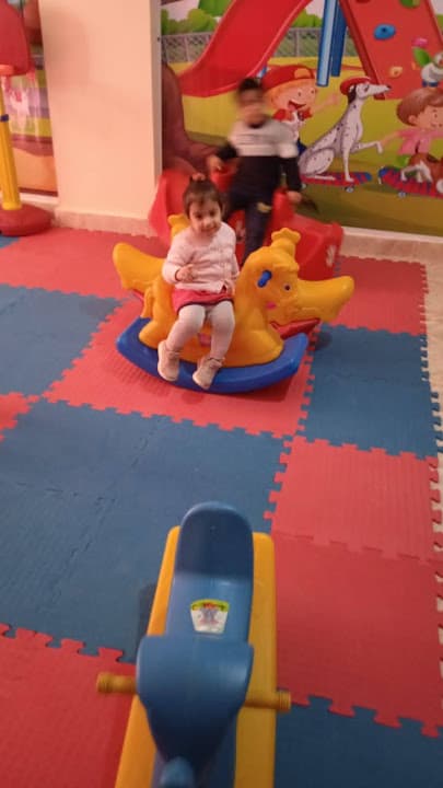 حضانه ديزنى اكاديمى Disney land academy