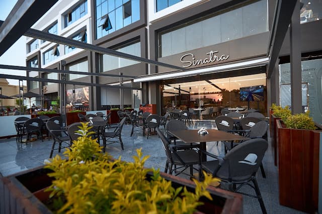 Sinatra Restaurant & Cafe