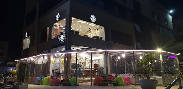 District 17 lounge
