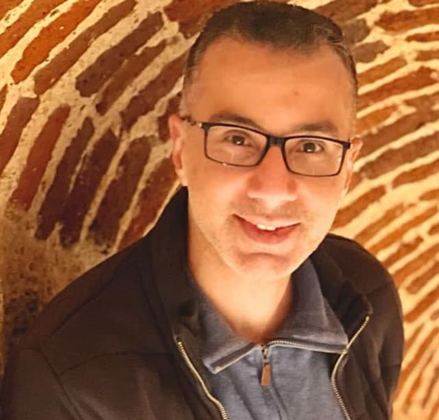 طبيب عيون د - وليد جعفر