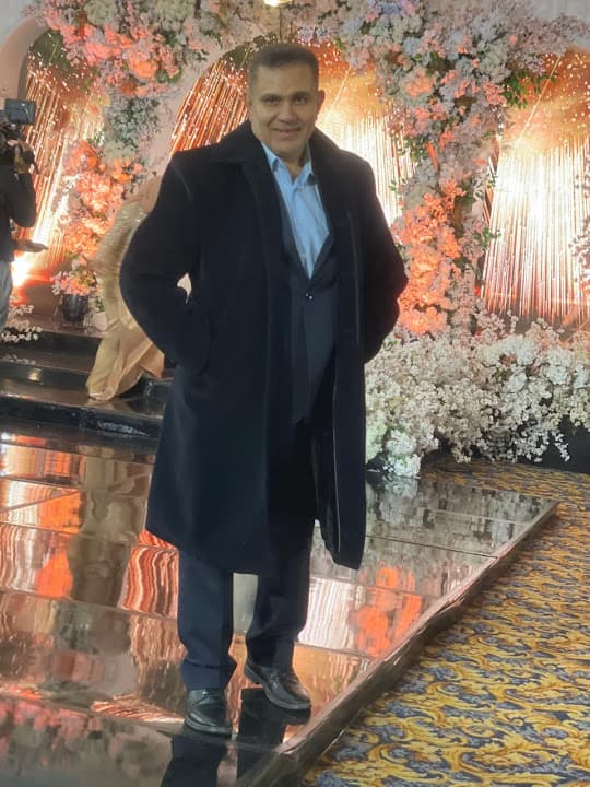 دكتور/ محمد مصطفى عامر استشاري طب وجراحة العيون