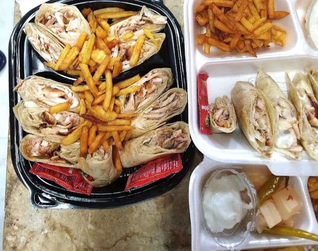 مطعم اصل الشاورما