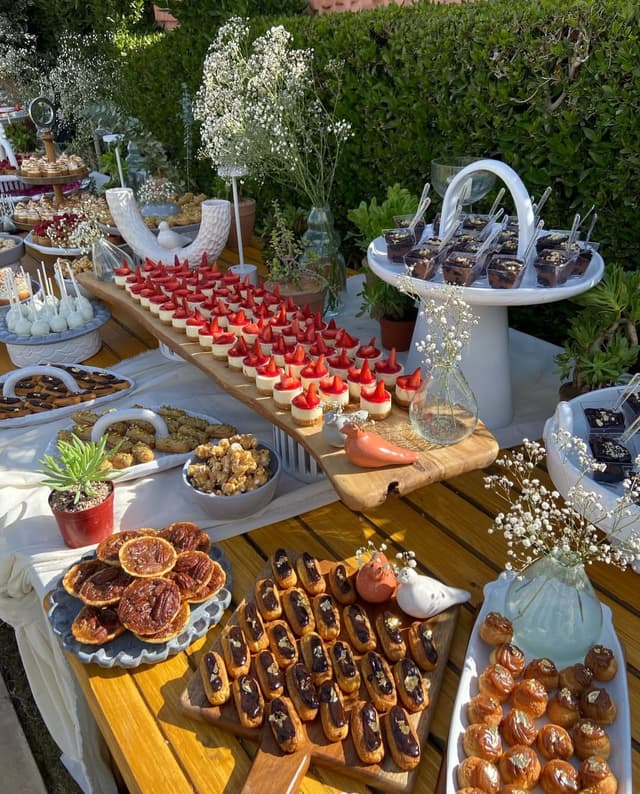 Naila Cake & Pastries