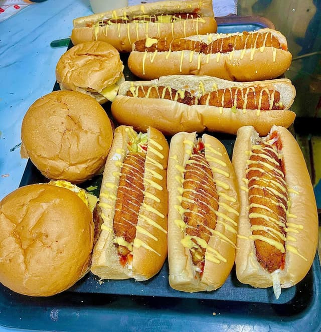 مطعم تيستي