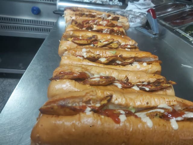 عزوز فاست فود