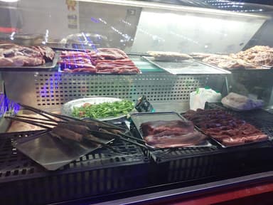 Butcher and restaurant Well done