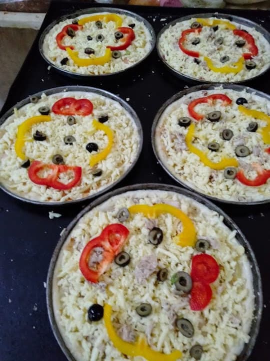 بيتزا الاصدقاء