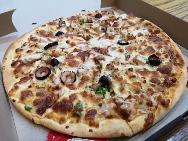 بيتزا إبن الأكرمين