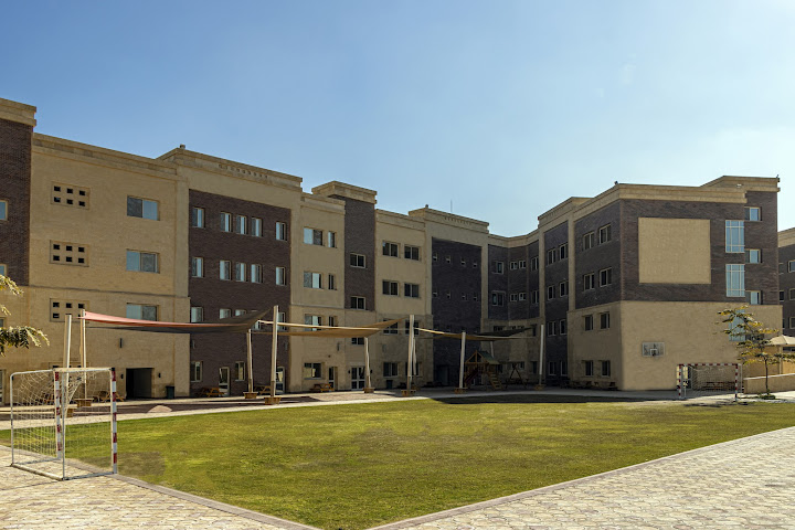 Evolution International School