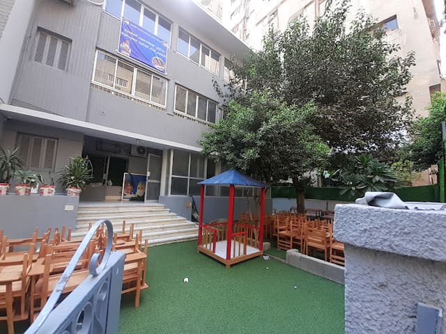 مدرسة المهندسين العالمية