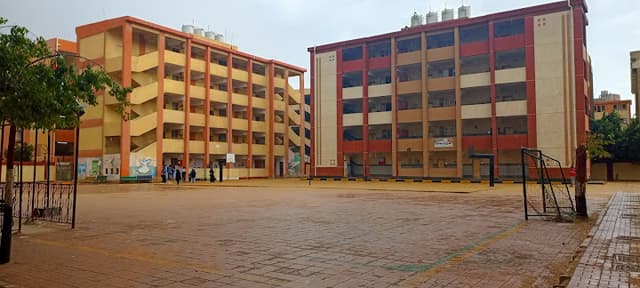 مدرسة د/أحمد زويل التجريبية بالعمرانية