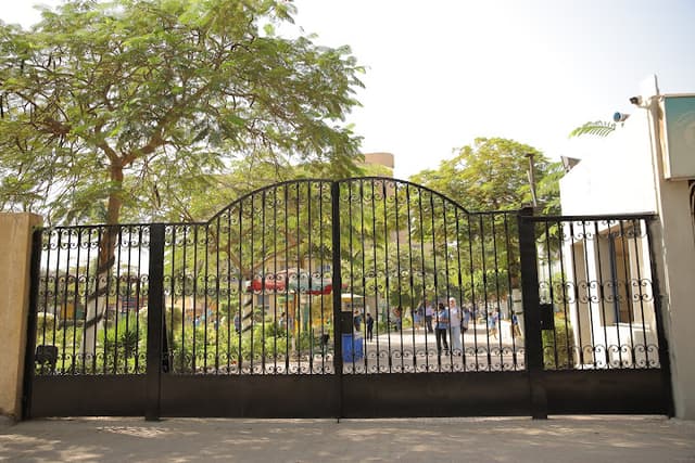 Royal House Language School