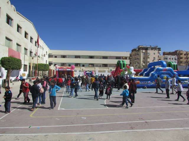 Om El Mo'amnen School