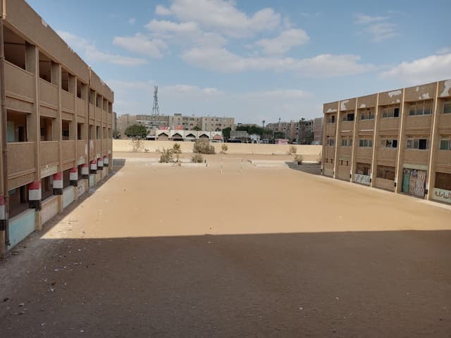 معهد السادس من اكتوبر الاعدادي الثانوي بنين