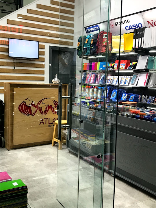 Atlas bookshop zamalek مكتبة أطلس