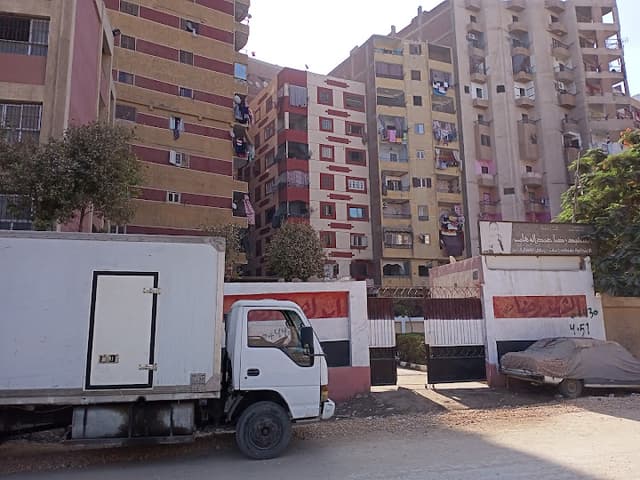 مدرسة الشهيد رضا عبدالوهاب بنات