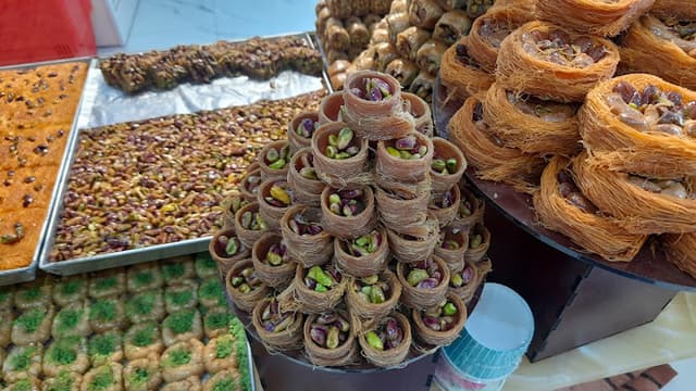 مكسرات الأكرم