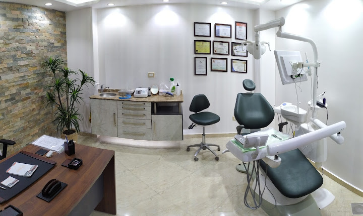 دكتور/خالد البزم ~ Elbezm Dental Clinics