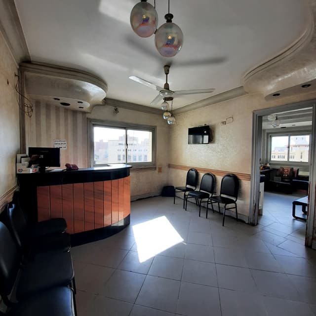 ا.د مصطفى عونى استشارى طب الأطفال وحديثى الولاده